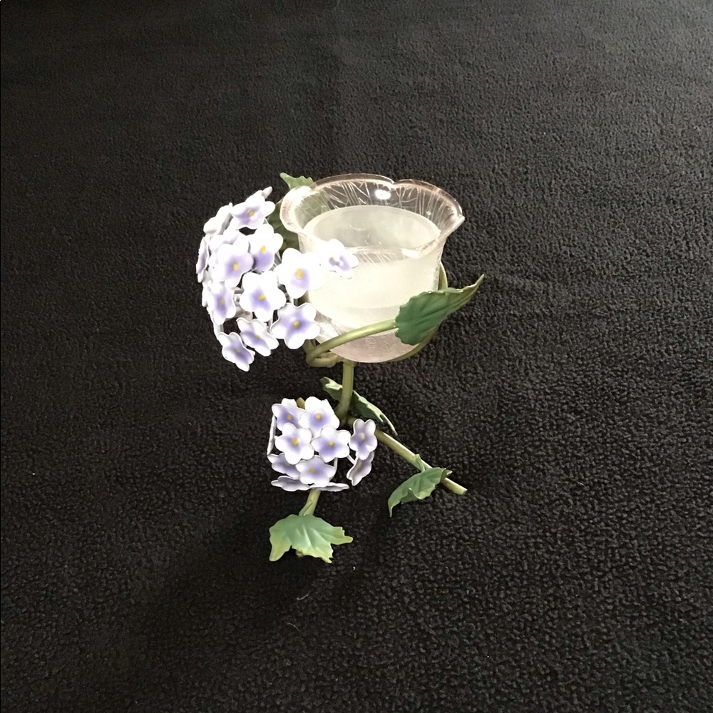 Flower candle holder